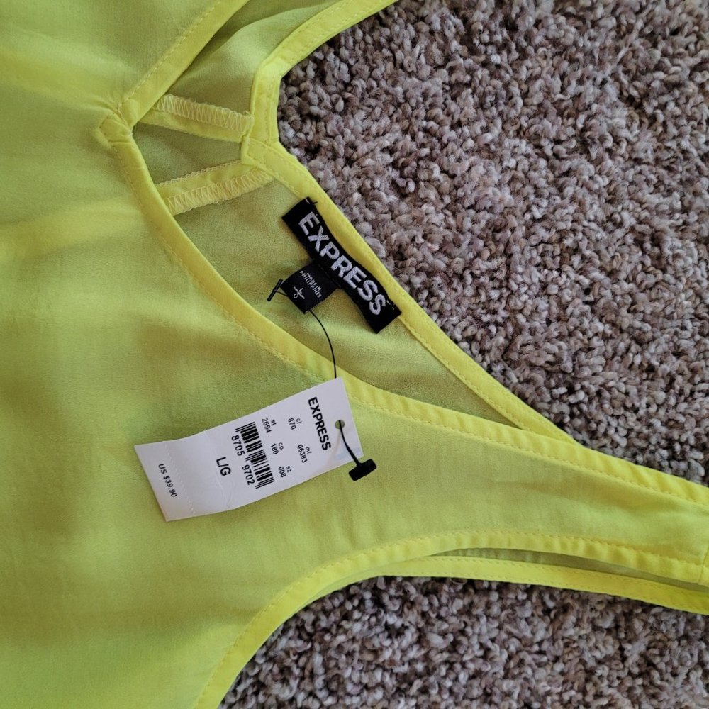Express High/Low Lemon V-Neck V-Back Tank - Picture 7 of 7